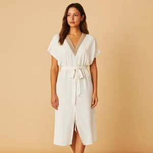 Witte midi-jurk met V-hals en minimalistisch design voor dames | Yara